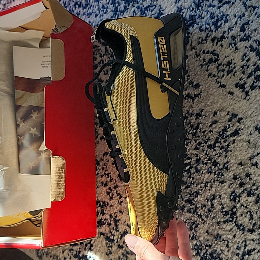 Puma gold size 11 mens